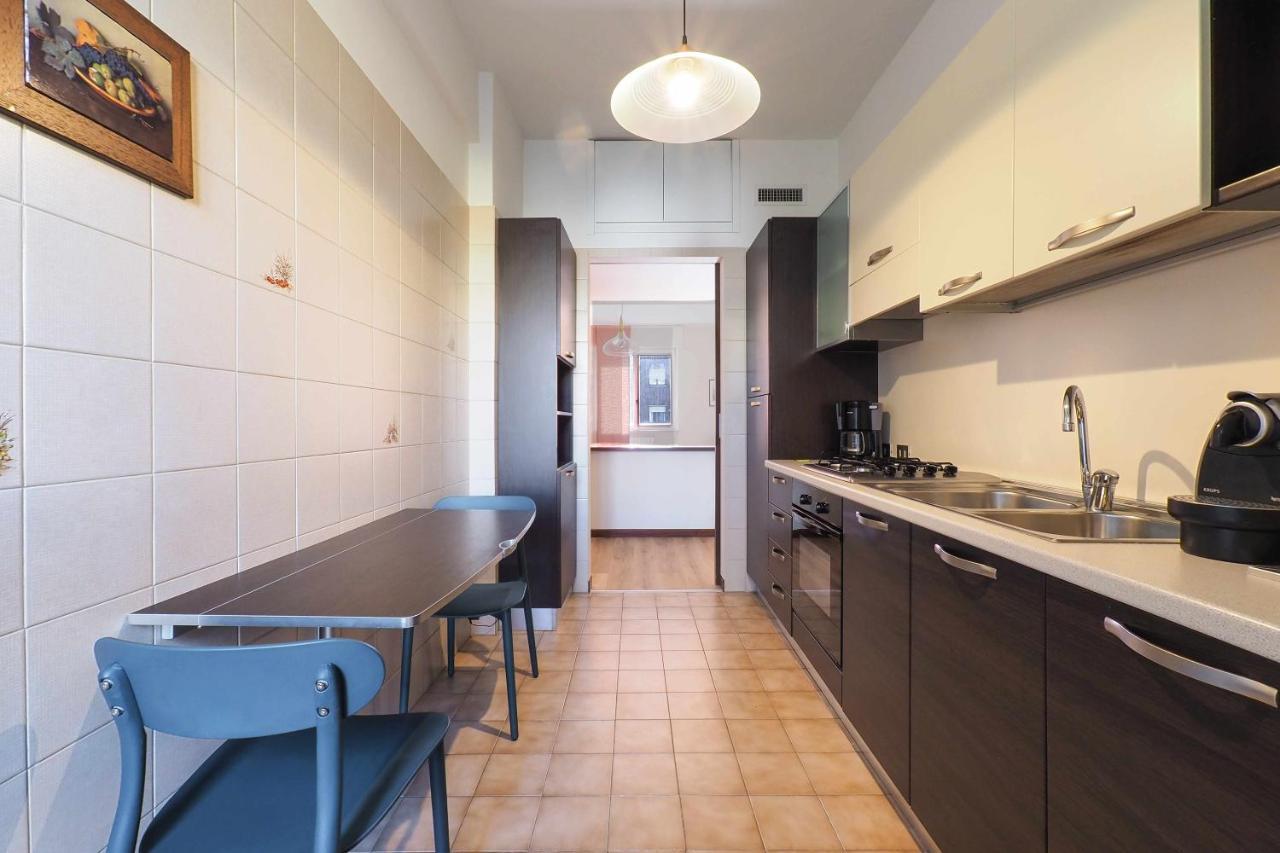 Mba24 Charming Suite Close To Metro Fieracitylife Milaan Buitenkant foto